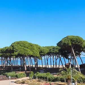 https://different-dms.top-hotels-tarragona.com